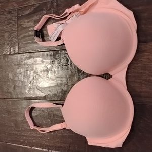 New Victoria Secret 36C Light a pink bra
